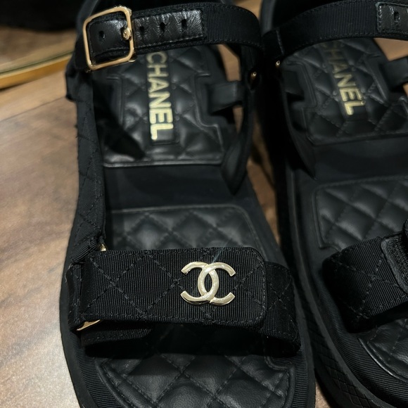 Chanel Interlocking CC logo Sandals - Picture 2 of 8